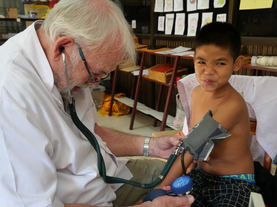 Bilan de santé des enfants sourds et muets de Luang Prabang